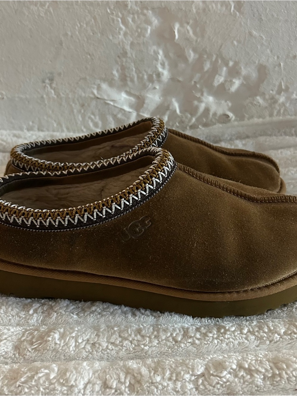 UGG Men's Chestnuty tazmen Suede Slip-On Clog - Picture 9 of 9